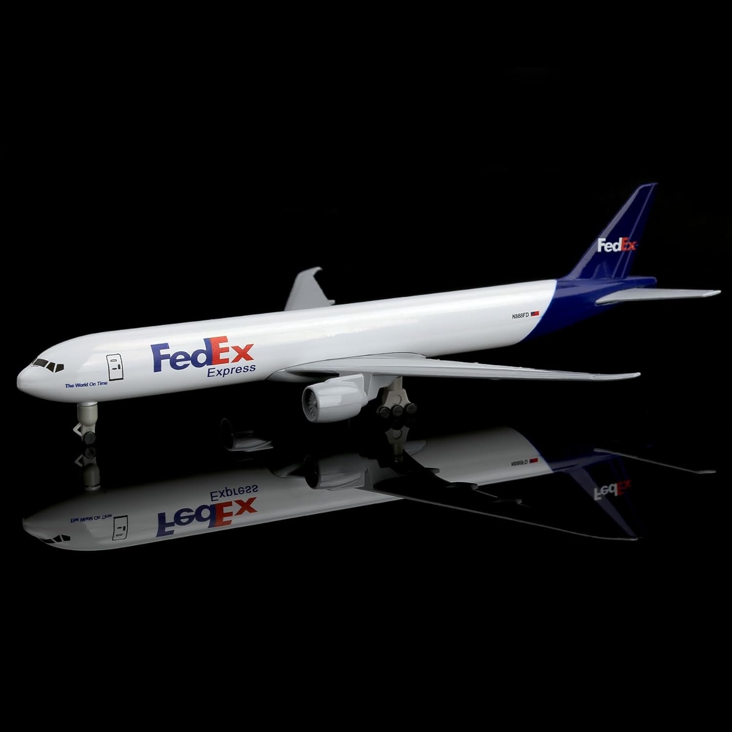 Modelo de Avión Fedex B777 de  - Model Kit Store reseña y precio